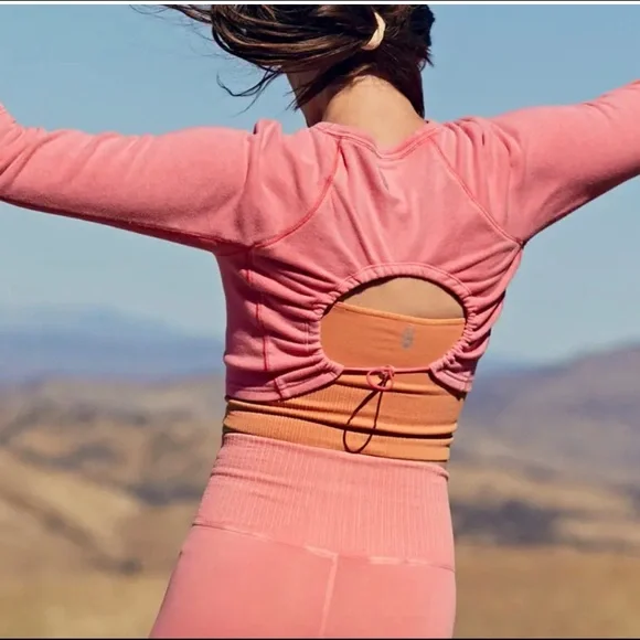 FREE PEOPLE FP MOVEMENT Circle Back Crop Top size S NWT color Coral lipstick - Picture 2 of 9